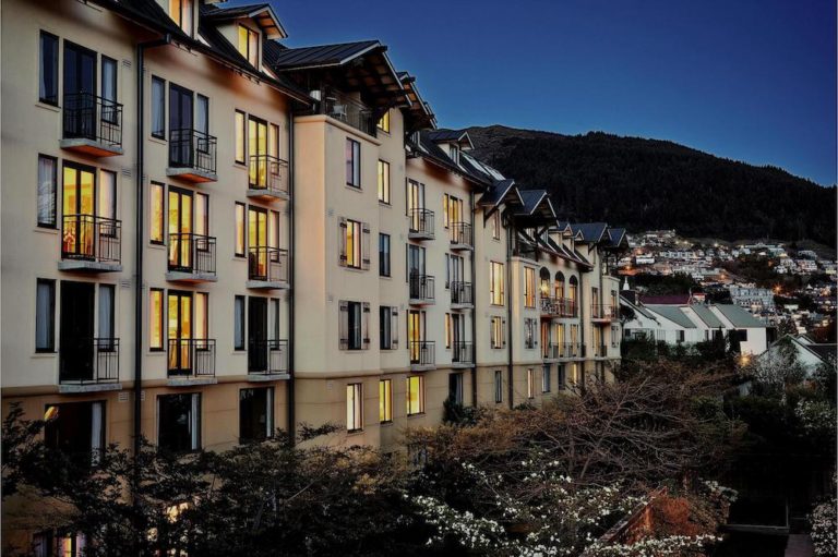 Hotel St Moritz Exterior Twilight