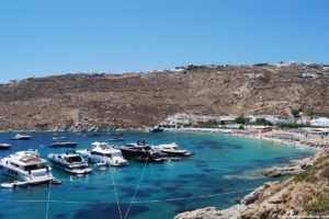 psarou-beach-mykonos-min