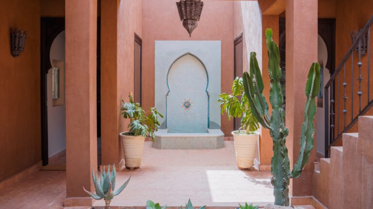 Web_Gallery-Kasbah Tamadot - Riad Courtyard LR