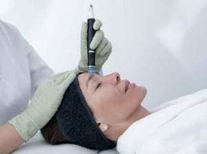 Interior del centro médico avanzado de ZEM Wellness Clinic Altea, donde la medicina de precisión y los diagnósticos de biomarcadores se fusionan con un entorno de spa de cinco estrellas para la optimización de la salud